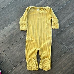 Kate Quinn snap footie